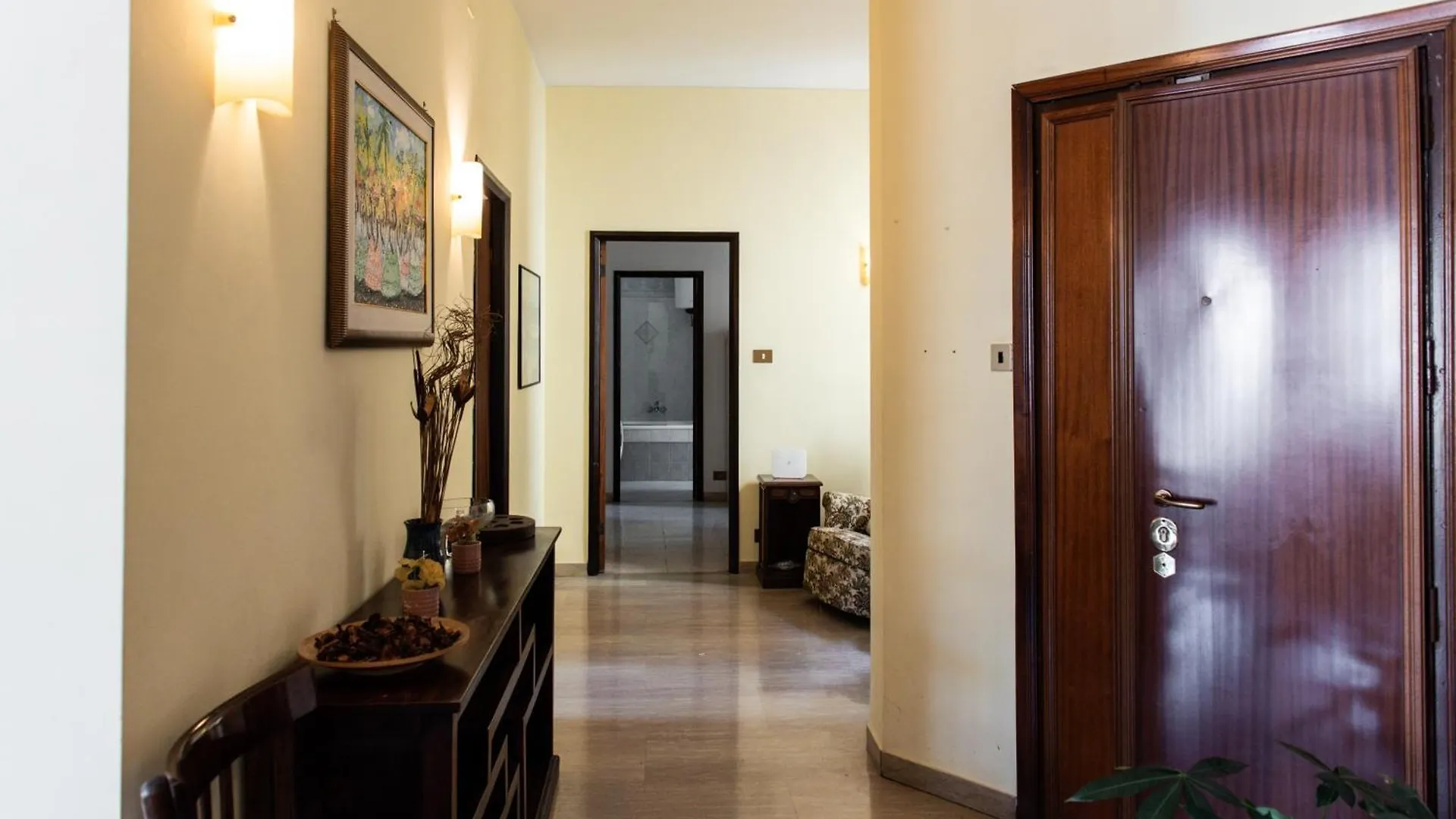 רומא Luminoso E Ampio Appartamento Laterani36 0*,  איטליה